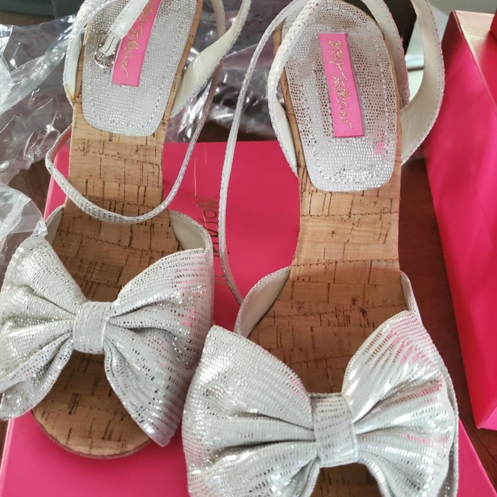 Betsey Johnson Fran Silver Size 9 Heels